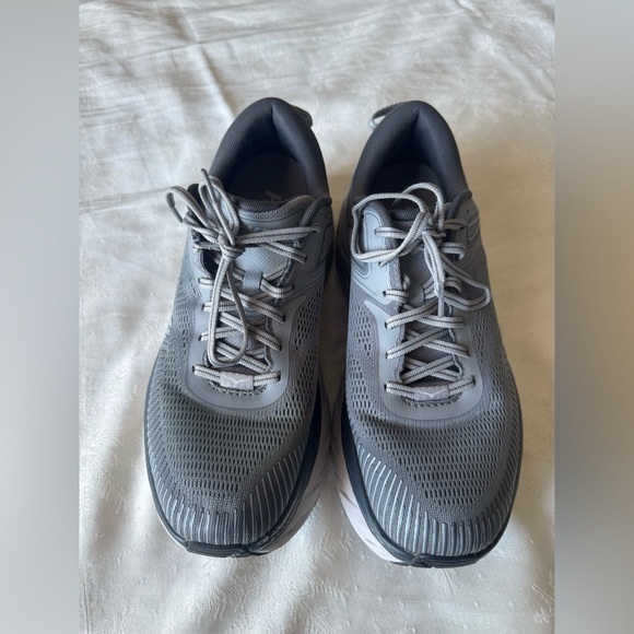 HOKA  BONDI 7 Men\'s Gray Athletic Shoes